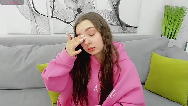 Snapshot of DianaHeath chatting on 5, 4, 2026 DianaHeath online show from 5, 4, 2026