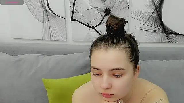 Snapshot of DianaHeath chatting on 7, 4, 2026 DianaHeath online show from 7, 4, 2026