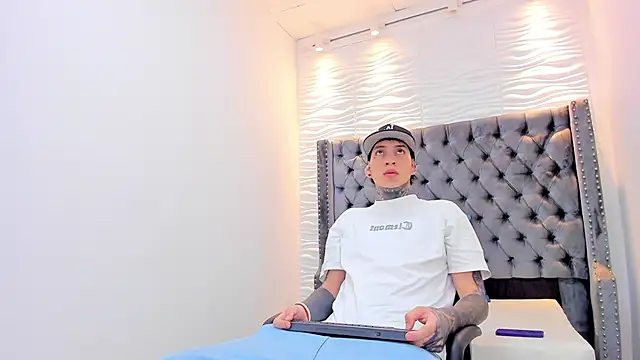 DANTE ARMSTRONG online show from 8, 1, 2026