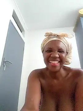 Snapshot of Mommy_Sienna chatting on 9, 11, 2025 Mommy Sienna online show from 9, 11, 2025