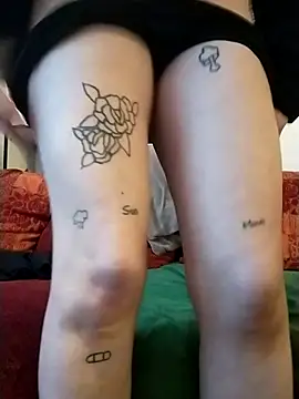 Leacouturierrr online show from 24, 11, 2025