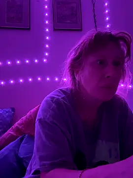 Redriddinghood8 online show from 19, 11, 2025