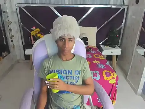 Santy bigcock 01 online show from 19, 11, 2025