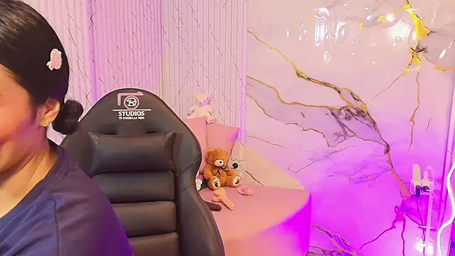PEACHY TAY online show from 7, 5, 2026