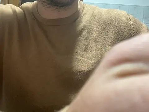 Snapshot of redflake chatting on 4, 11, 2025 redflake online show from 4, 11, 2025