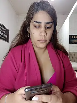 nahiarabiel33 online show from 10, 5, 2026