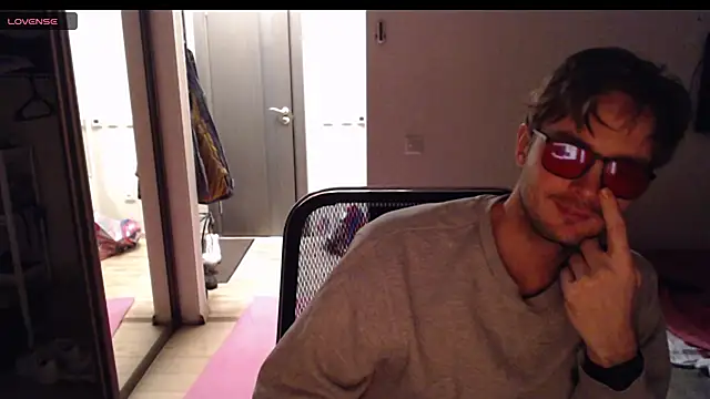 lucky swimmer online show from 3, 12, 2025