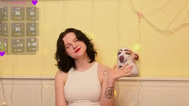 Snapshot of LatinaHuguenin chatting on 8, 1, 2026 LatinaHuguenin online show from 8, 1, 2026