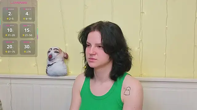 Snapshot of LatinaHuguenin chatting on 11, 1, 2026 LatinaHuguenin online show from 11, 1, 2026