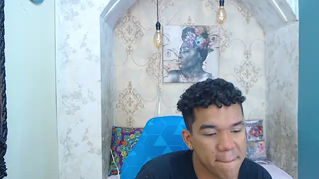 Snapshot of Anders_Millan chatting on 5, 11, 2025 Anders Millan online show from 5, 11, 2025