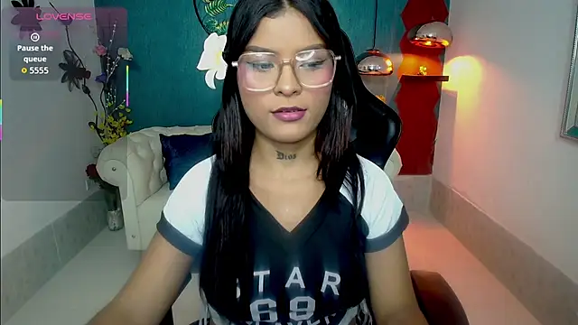 Snapshot of Scandarkmarie chatting on 18, 11, 2025 Scandarkmarie online show from 18, 11, 2025