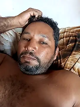 Snapshot of Cross3680 chatting on 15, 11, 2025 Cross3680 online show from 15, 11, 2025