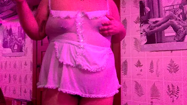 Snapshot of annoyedputa chatting on 2, 12, 2025 annoyedputa online show from 2, 12, 2025