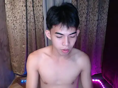 Urhotsilverboy online show from 5, 12, 2025