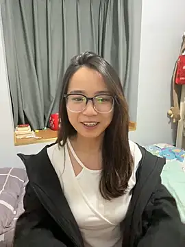 Snapshot of Hmm_0303 chatting on 17, 11, 2025 Hmm 0303 online show from 17, 11, 2025