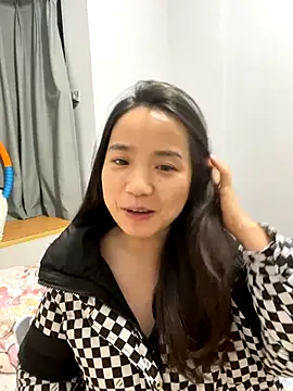 Snapshot of Hmm_0303 chatting on 17, 12, 2025 Hmm 0303 online show from 17, 12, 2025