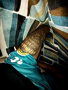 Snapshot of oPretin013 chatting on 18, 11, 2025 oPretin013 online show from 18, 11, 2025