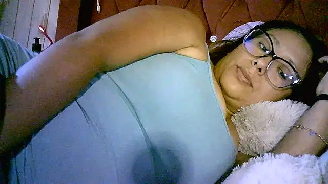 Snapshot of Zulreyna chatting on 7, 4, 2026 Zulreyna online show from 7, 4, 2026