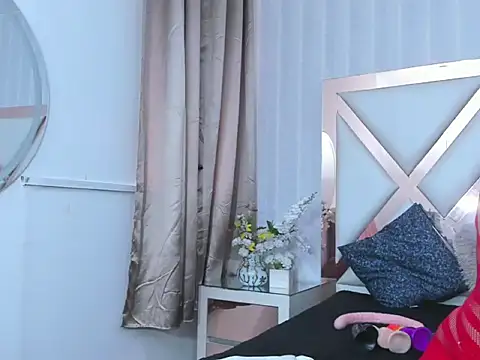 Snapshot of DairaMoon chatting on 6, 11, 2025 DairaMoon online show from 6, 11, 2025