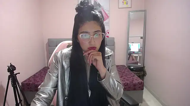 Violet raine  online show from 25, 11, 2025