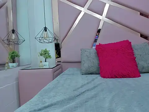 IvonJanice online show from 20, 11, 2025