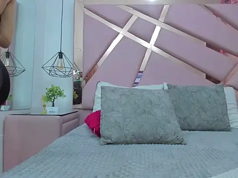 IvonJanice online show from 26, 11, 2025