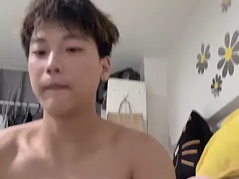 yangyang2006 online show from 7, 11, 2025