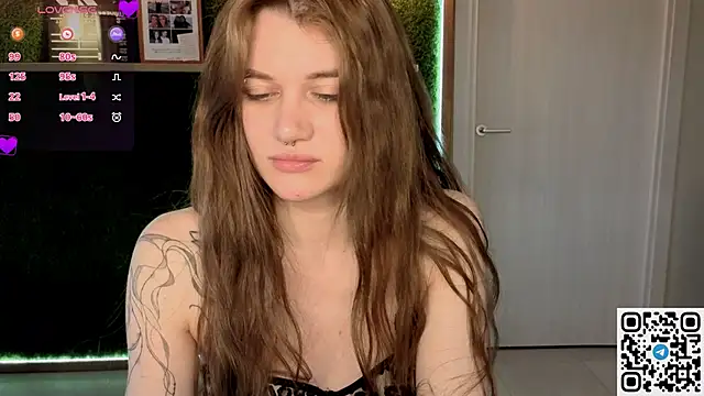 Snapshot of eshleeygreen chatting on 15, 4, 2026 eshleeygreen online show from 15, 4, 2026
