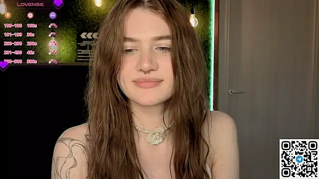 Snapshot of eshleeygreen chatting on 15, 4, 2026 eshleeygreen online show from 15, 4, 2026