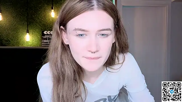Snapshot of eshleeygreen chatting on 26, 4, 2026 eshleeygreen online show from 26, 4, 2026