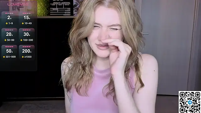Snapshot of eshleeygreen chatting on 9, 5, 2026 eshleeygreen online show from 9, 5, 2026