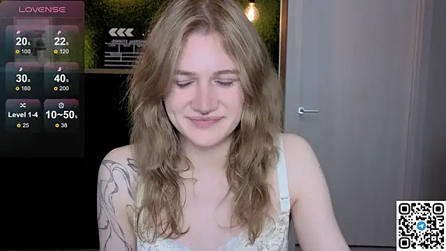 Snapshot of eshleeygreen chatting on 12, 5, 2026 eshleeygreen online show from 12, 5, 2026