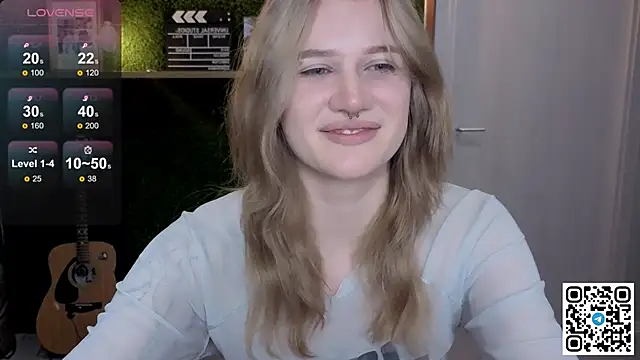 Snapshot of eshleeygreen chatting on 22, 5, 2026 eshleeygreen online show from 22, 5, 2026