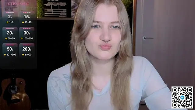 Snapshot of eshleeygreen chatting on 25, 5, 2026 eshleeygreen online show from 25, 5, 2026