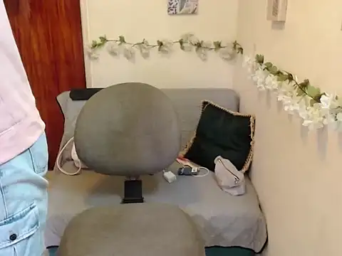 LuluKiss  online show from 16, 12, 2025