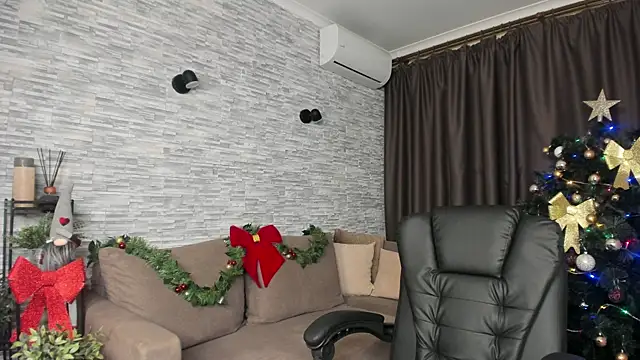 Megan Cuddly online show from 19, 12, 2025