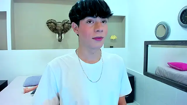 Isaac Kurtt online show from 7, 11, 2025