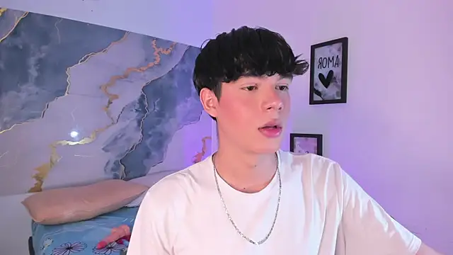 Snapshot of Isaac_Kurtt chatting on 13, 11, 2025 Isaac Kurtt online show from 13, 11, 2025