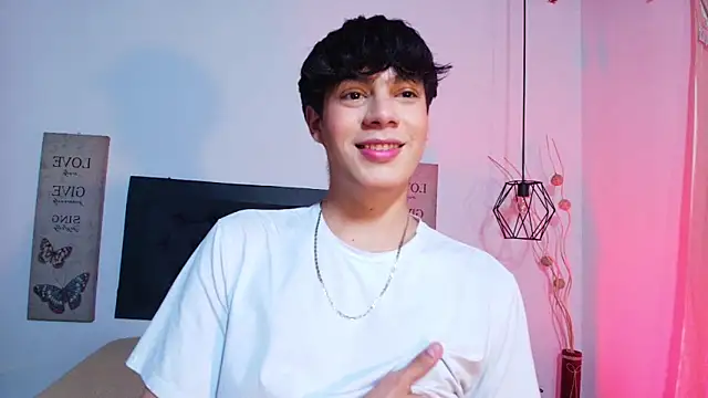 Snapshot of Isaac_Kurtt chatting on 21, 11, 2025 Isaac Kurtt online show from 21, 11, 2025