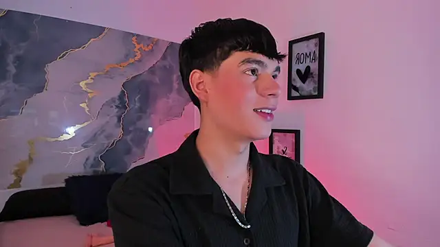 Snapshot of Isaac_Kurtt chatting on 28, 11, 2025 Isaac Kurtt online show from 28, 11, 2025