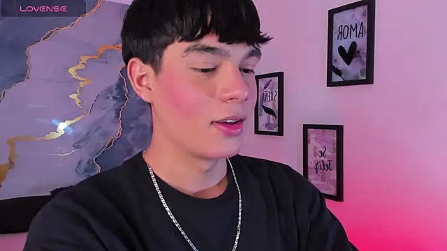 Snapshot of Isaac_Kurtt chatting on 13, 12, 2025 Isaac Kurtt online show from 13, 12, 2025