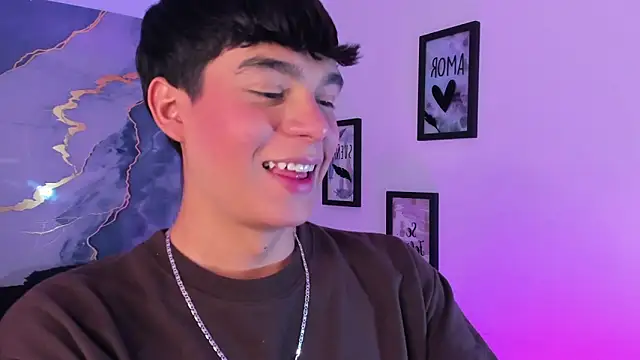 Snapshot of Isaac_Kurtt chatting on 22, 12, 2025 Isaac Kurtt online show from 22, 12, 2025