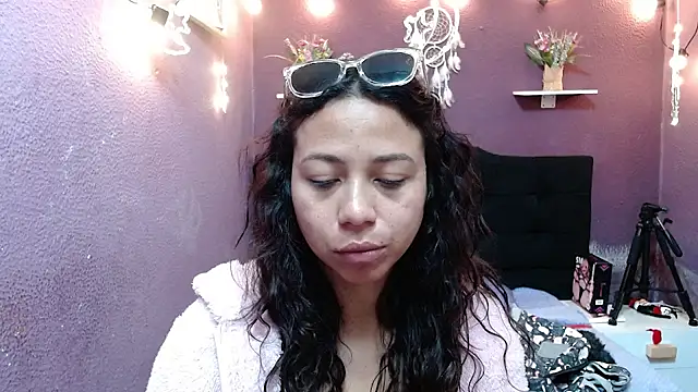 monika 256 online show from 15, 12, 2025