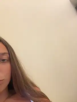 Snapshot of lounaaxangel chatting on 14, 12, 2025 lounaaxangel online show from 14, 12, 2025