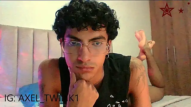 axel love13 online show from 19, 11, 2025