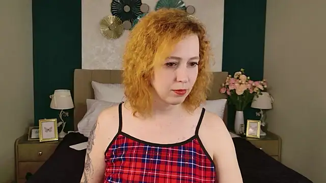 Snapshot of Evie_Berret chatting on 16, 12, 2025 Evie Berret online show from 16, 12, 2025