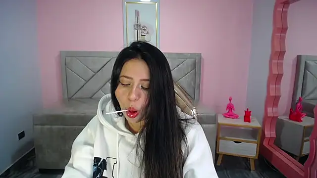 Snapshot of aria_ch2 chatting on 13, 11, 2025 aria ch2 online show from 13, 11, 2025