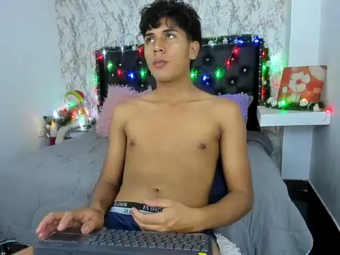 Snapshot of Valentino_Lane chatting on 19, 12, 2025 Valentino Lane online show from 19, 12, 2025