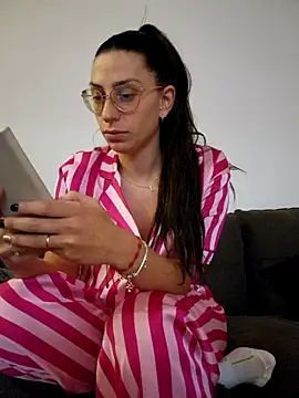 Lovequinn27 online show from 7, 11, 2025