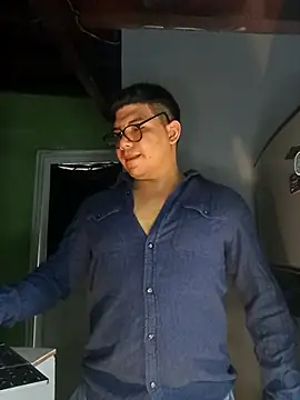 UrielRay13 online show from 13, 11, 2025